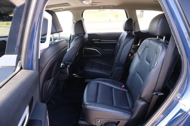 Used 2025 Kia Telluride S FWD image 12