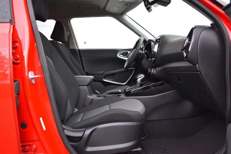 Used 2023 Kia Soul S FWD image 29