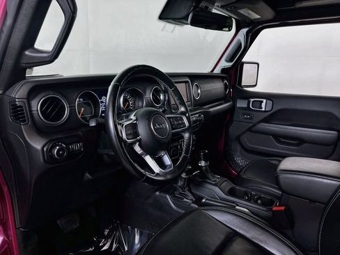 Used 2021 Jeep Wrangler Unlimited Sahara w/ LED Lighting Group AWD/4WD image 9