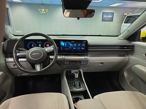 Used 2024 Hyundai Kona SEL AWD/4WD image 16