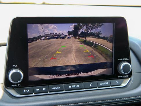 Used 2025 Nissan Rogue SV FWD image 4