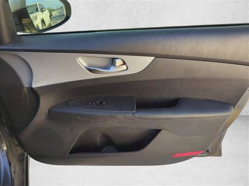 Used 2022 Kia Forte LXS FWD image 26