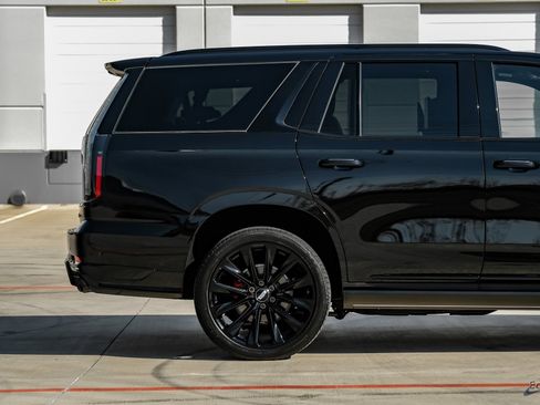 Used 2025 Cadillac Escalade V image 17