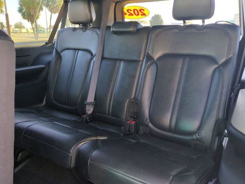 Used 2024 Jeep Wagoneer L Series II w/ Flexible Seating Group image 16