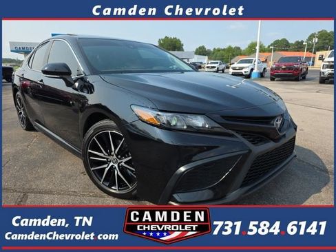 Used 2024 Toyota Camry SE w/ Audio Upgrade Package FWD image 1