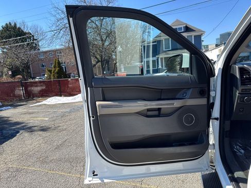 Used 2020 Ford Expedition Max XLT w/ Equipment Group 202A image 10