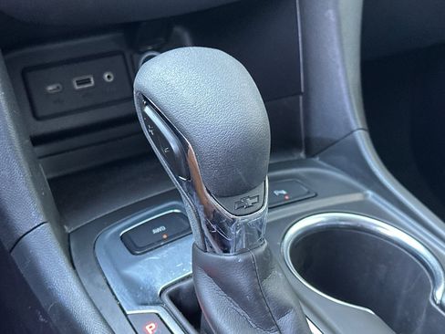 Used 2024 Chevrolet Equinox LT image 33