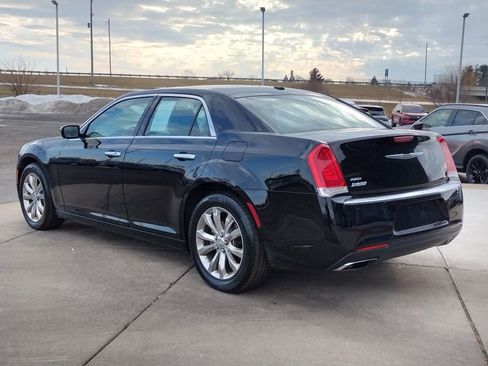 Used 2017 Chrysler 300 C w/ Safetytec Group II image 18