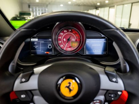 Used 2020 Ferrari Portofino RWD image 45
