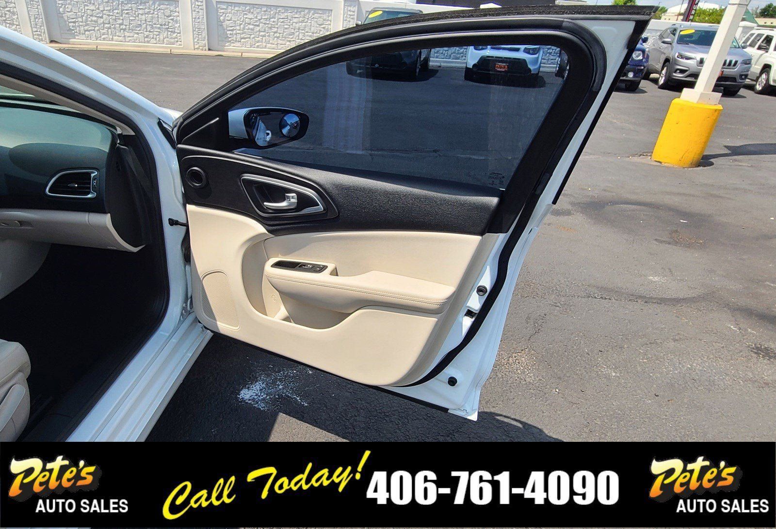 Used 2016 Chrysler 200 Limited FWD image 13