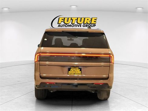 New 2025 Lincoln Navigator L Black Label image 4