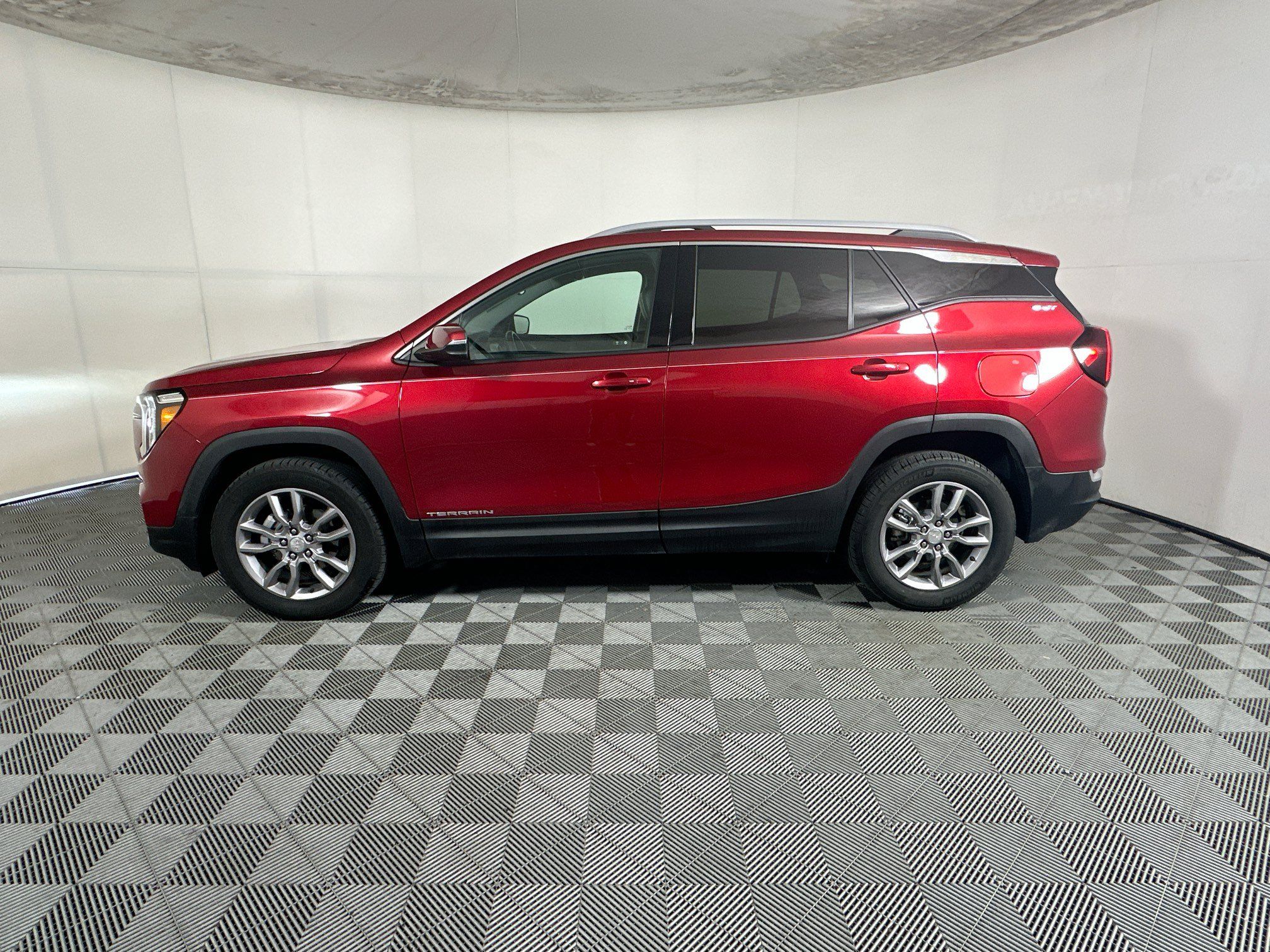 Used 2024 GMC Terrain SLT AWD/4WD image 6