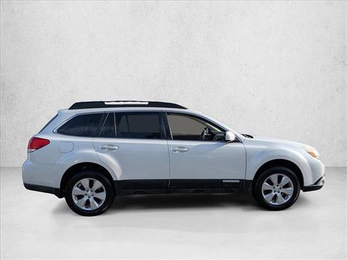 Used 2011 Subaru Outback 2.5i Limited w/ PWR Moonroof Pkg image 4