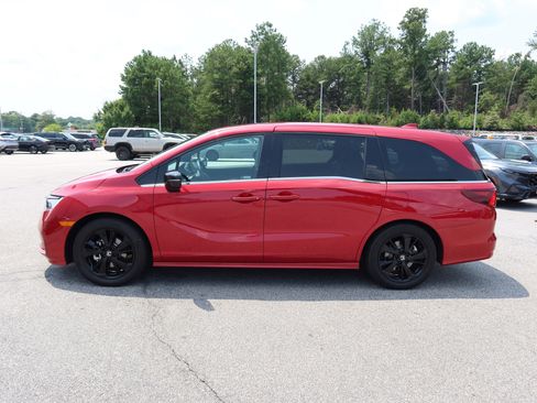 Certified 2024 Honda Odyssey Sport image 8
