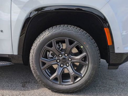 New 2026 Jeep Grand Wagoneer 4WD image 10