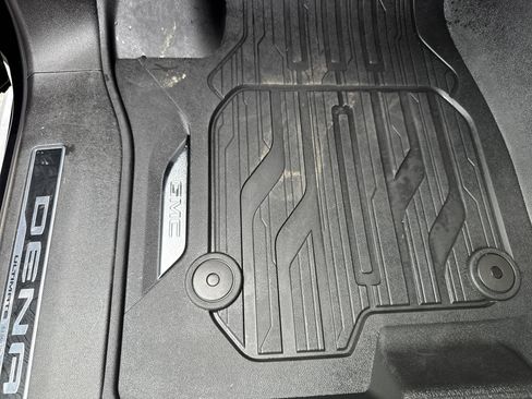 Used 2026 GMC Yukon Denali Ultimate image 17