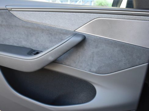 Used 2026 Tesla Model Y AWD image 19