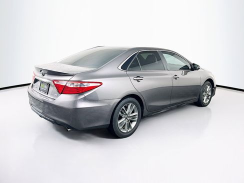 Used 2017 Toyota Camry SE image 9