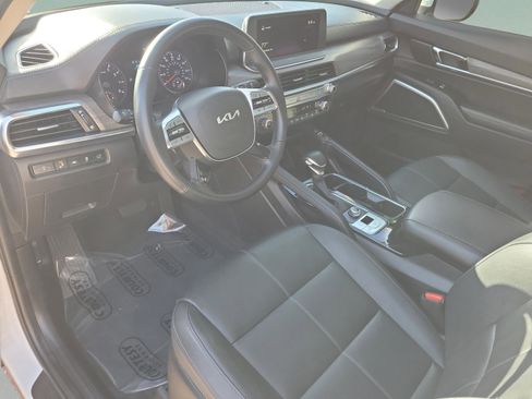 Used 2022 Kia Telluride EX w/ EX Premium Package image 24