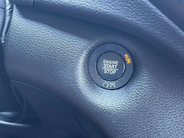 Used 2019 Jeep Cherokee Latitude Plus FWD image 31