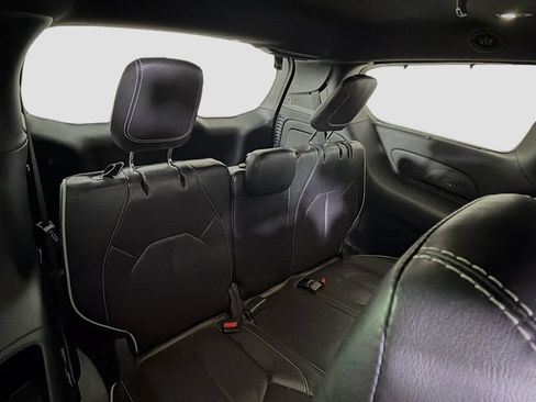 Used 2019 Chrysler Pacifica Limited w/ Advanced Safetytec Group FWD image 27