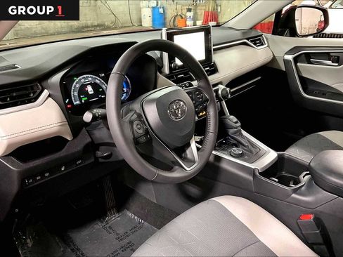 Used 2025 Toyota RAV4 XLE image 17