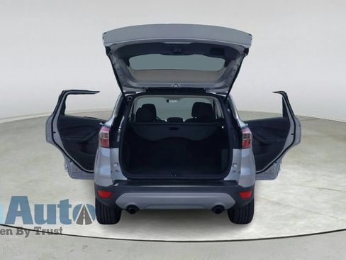 Used 2017 Ford Escape SE FWD image 14