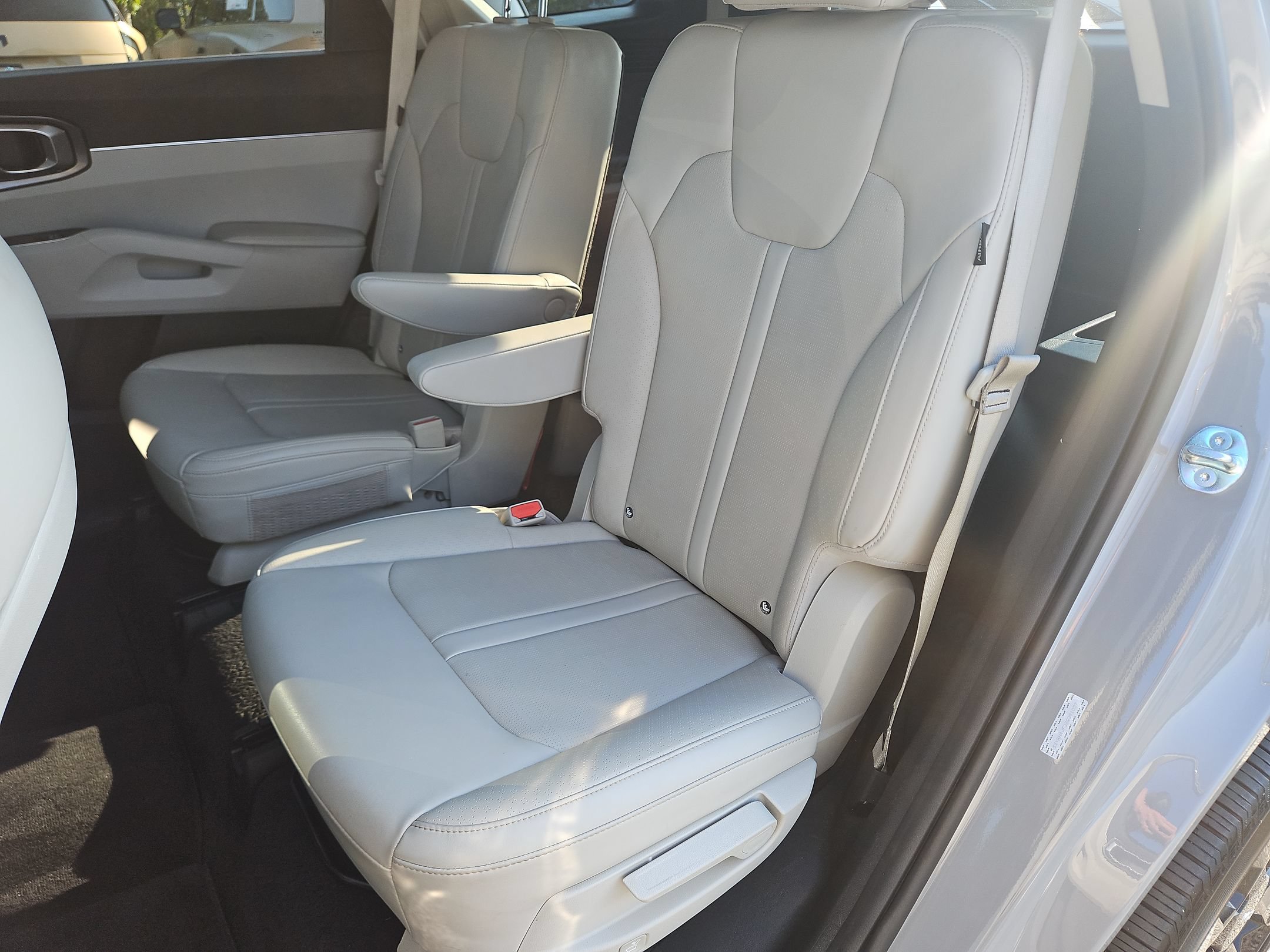 Used 2025 Kia Sorento EX w/ Panoramic Sunroof Package FWD image 37