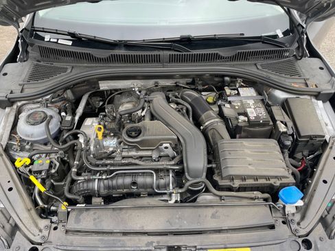 Used 2025 Volkswagen Jetta SE image 33