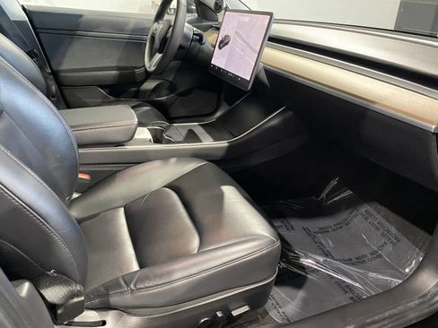 Used 2020 Tesla Model 3 Standard Range Plus image 6
