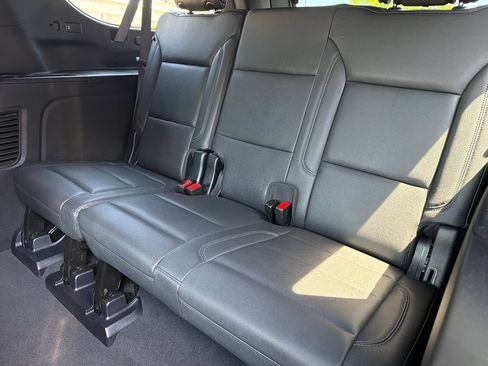 Used 2025 Chevrolet Suburban Z71 AWD/4WD image 20