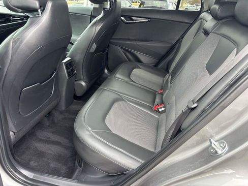 Used 2024 Kia Niro EX image 9