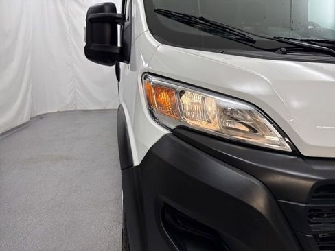 Used 2025 RAM ProMaster 2500 w/ Convenience Group FWD image 2