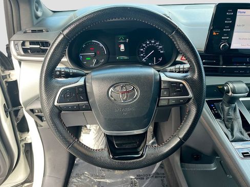 Used 2021 Toyota Sienna XSE w/ XSE Plus Package image 11