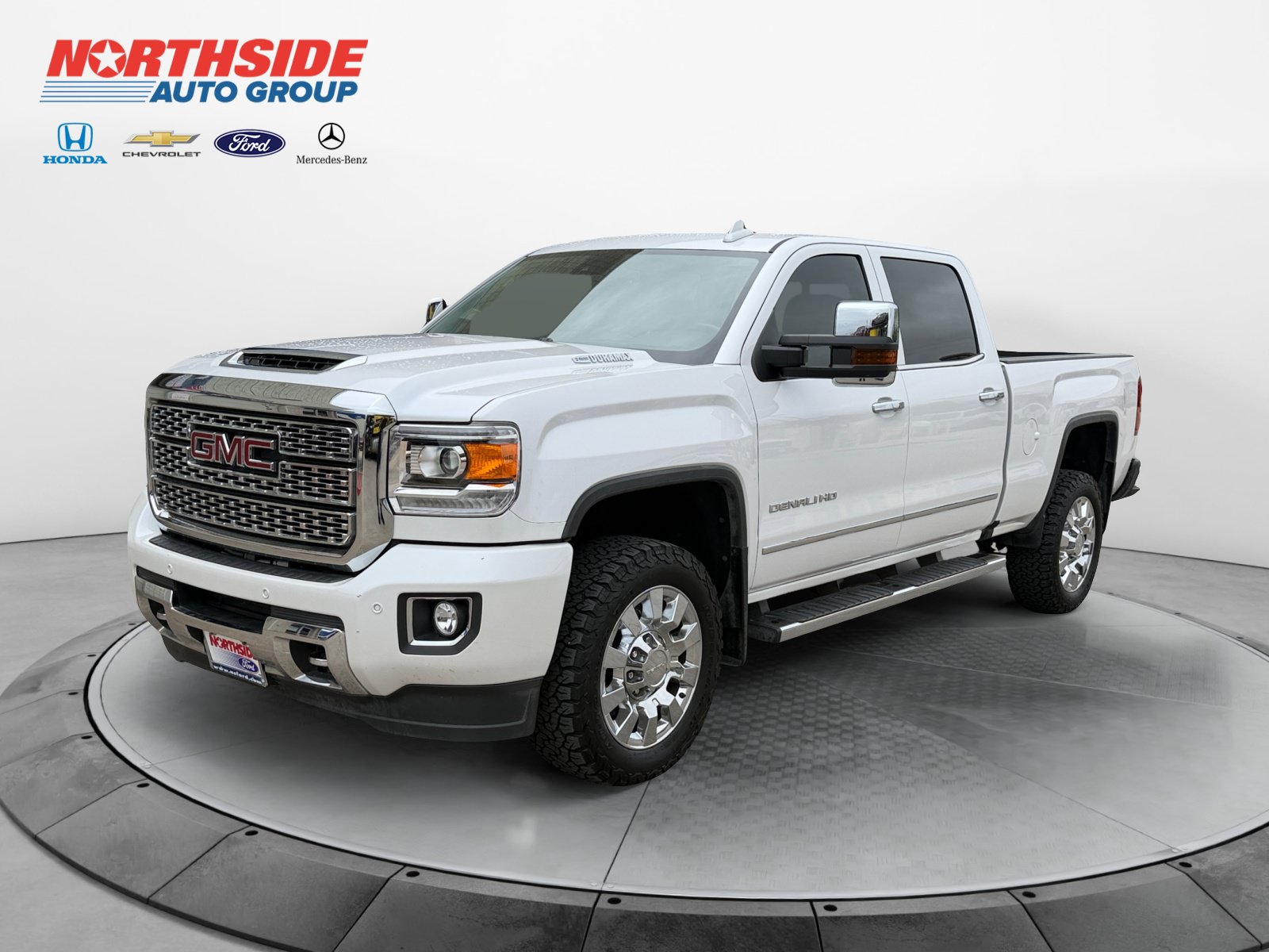 Used 2019 GMC Sierra 2500 Denali w/ Duramax Plus Package AWD/4WD image 3