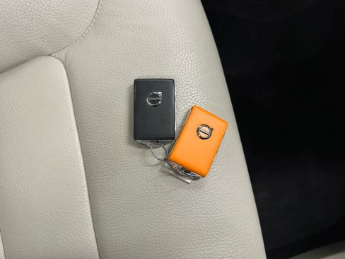 Used 2024 Volvo XC90 B5 Plus w/ Protection Package Premier image 44