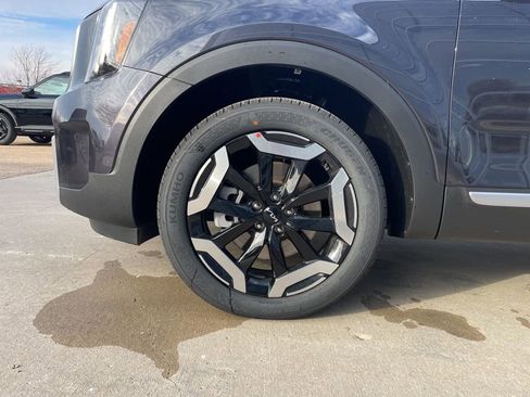 New 2025 Kia Telluride S image 17