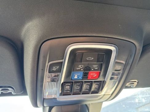 Used 2023 RAM 1500 Laramie AWD/4WD image 33