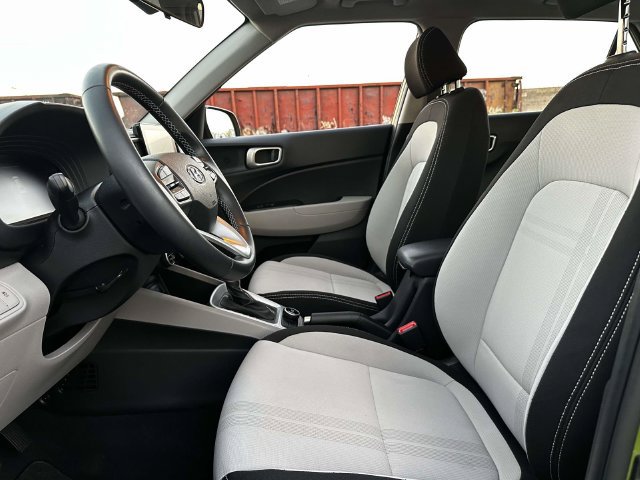Used 2024 Hyundai Venue SEL FWD image 20