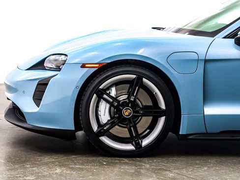 Used 2024 Porsche Taycan GTS w/ Technology Package (P6F) image 11