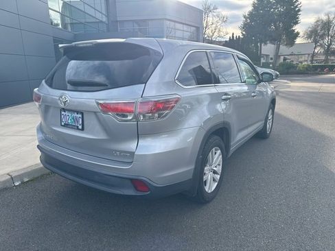 Used 2015 Toyota Highlander LE image 7
