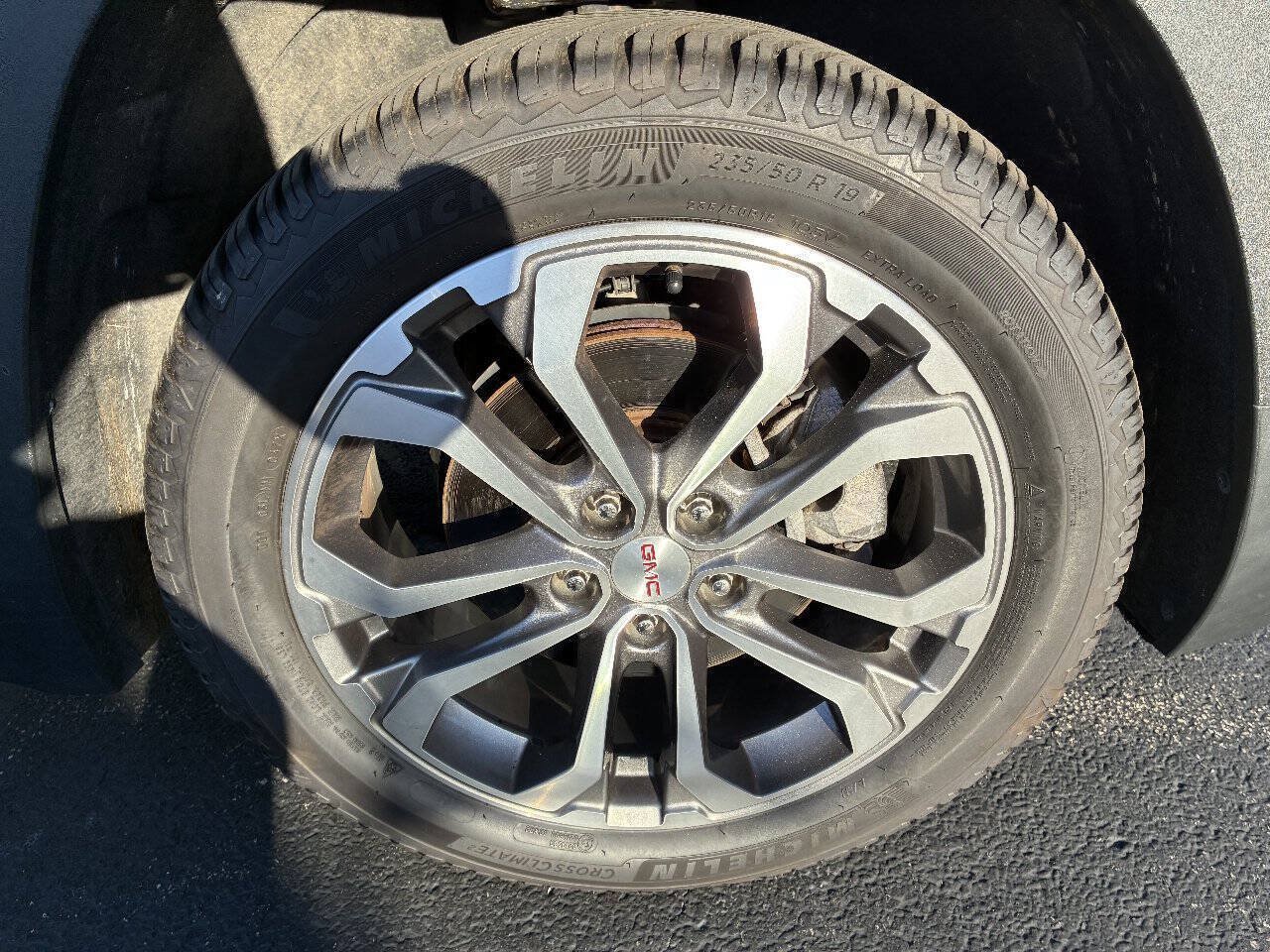 Used 2020 GMC Terrain SLT w/ GMC Pro Grade Package AWD/4WD image 28