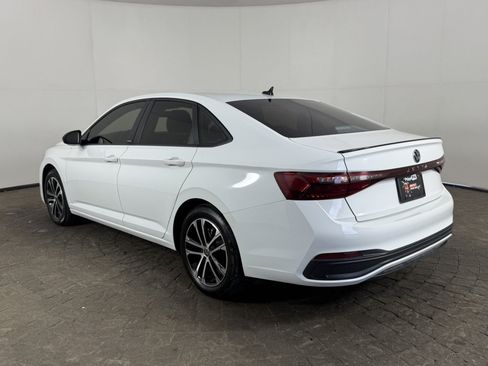 Used 2025 Volkswagen Jetta Sport FWD image 5