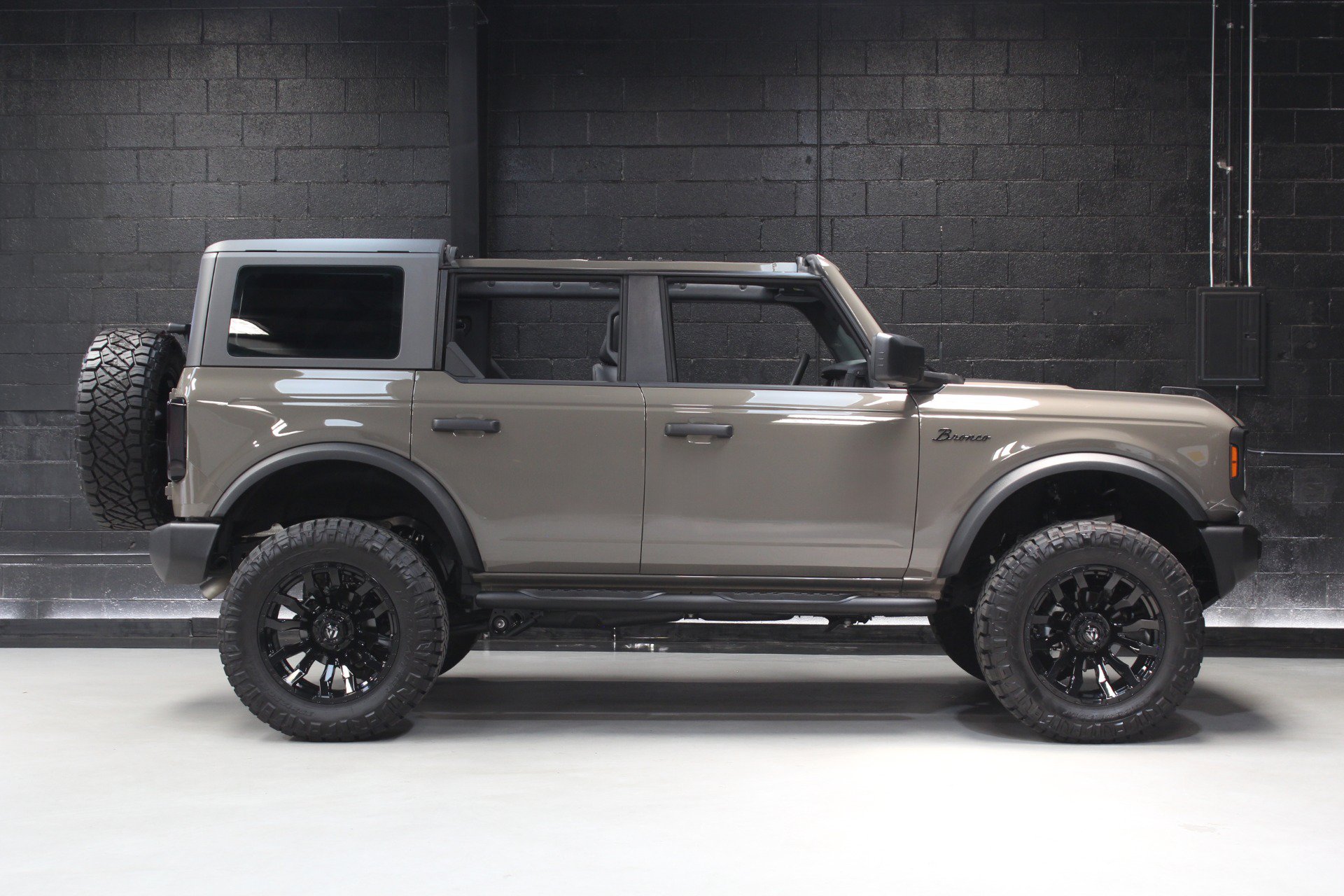 Used 2025 Ford Bronco 4-Door AWD/4WD image 78