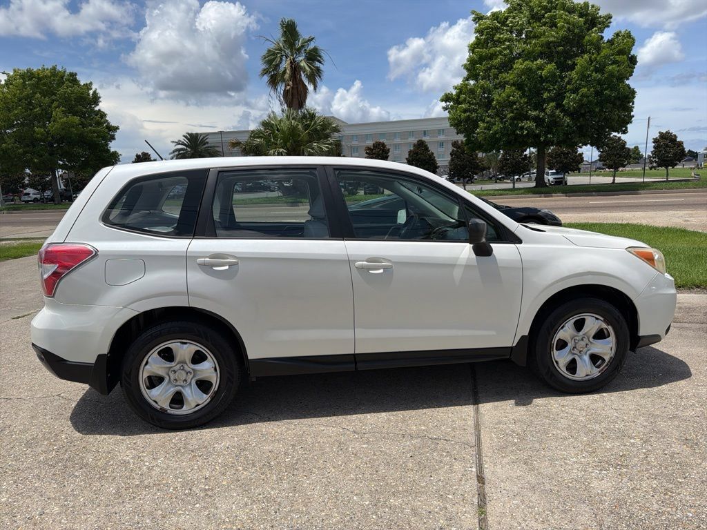 Used 2014 Subaru Forester 2.5i AWD/4WD image 4