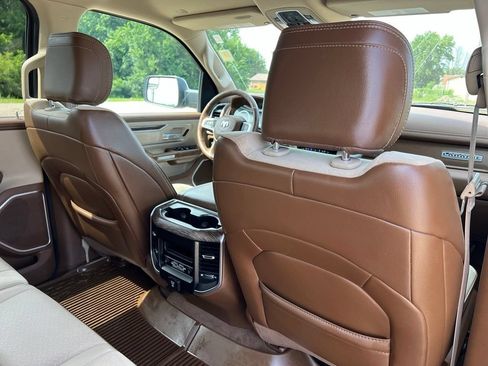 Used 2020 RAM 1500 Laramie AWD/4WD image 15