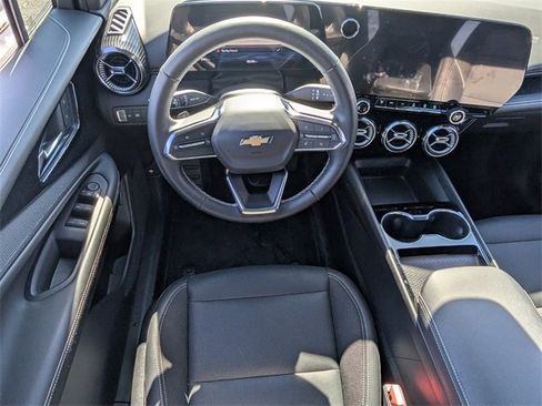 Used 2023 Chevrolet Silverado 1500 LT image 37