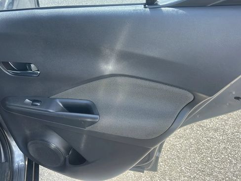 Used 2019 Nissan Kicks SV FWD image 14