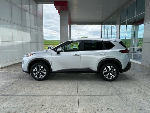 Used 2023 Nissan Rogue SV AWD/4WD image 4