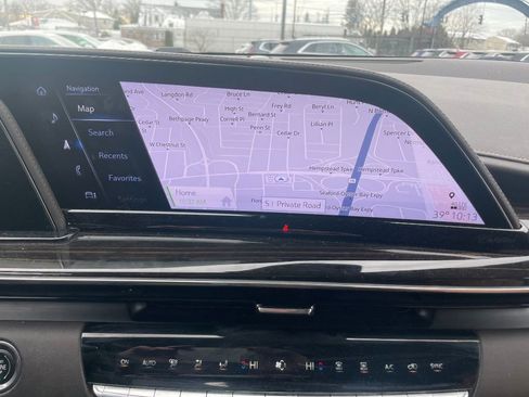 Used 2023 Cadillac Escalade Premium Luxury image 19